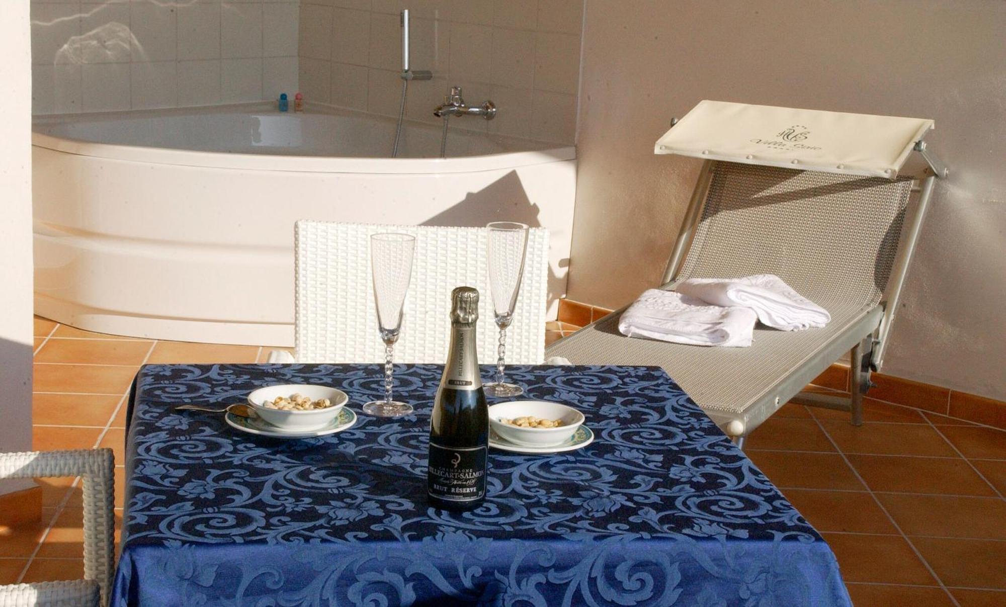 Hotel Villa Sirio Санта Мария ди Кастелабате Екстериор снимка