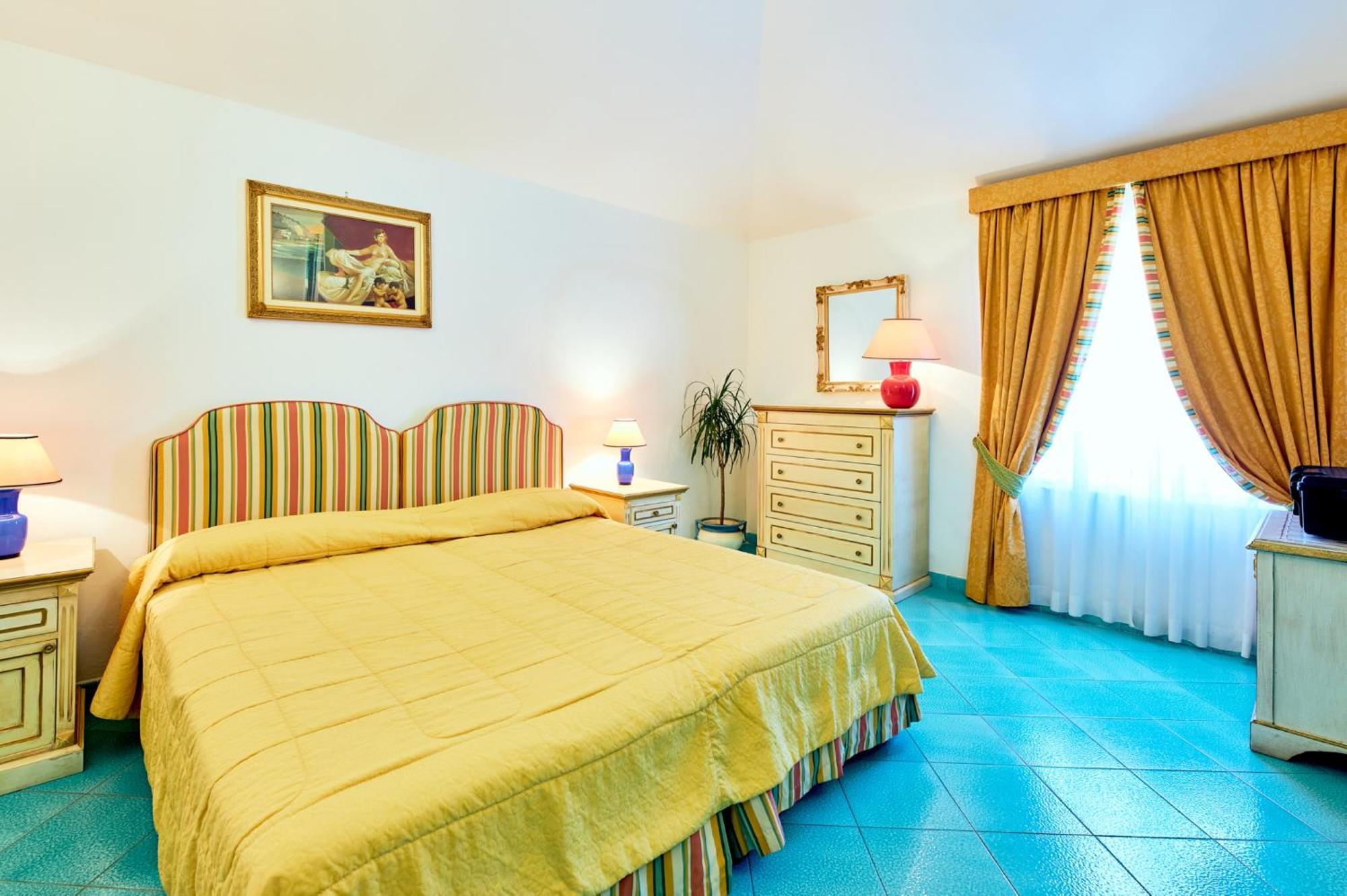 Hotel Villa Sirio Санта Мария ди Кастелабате Екстериор снимка