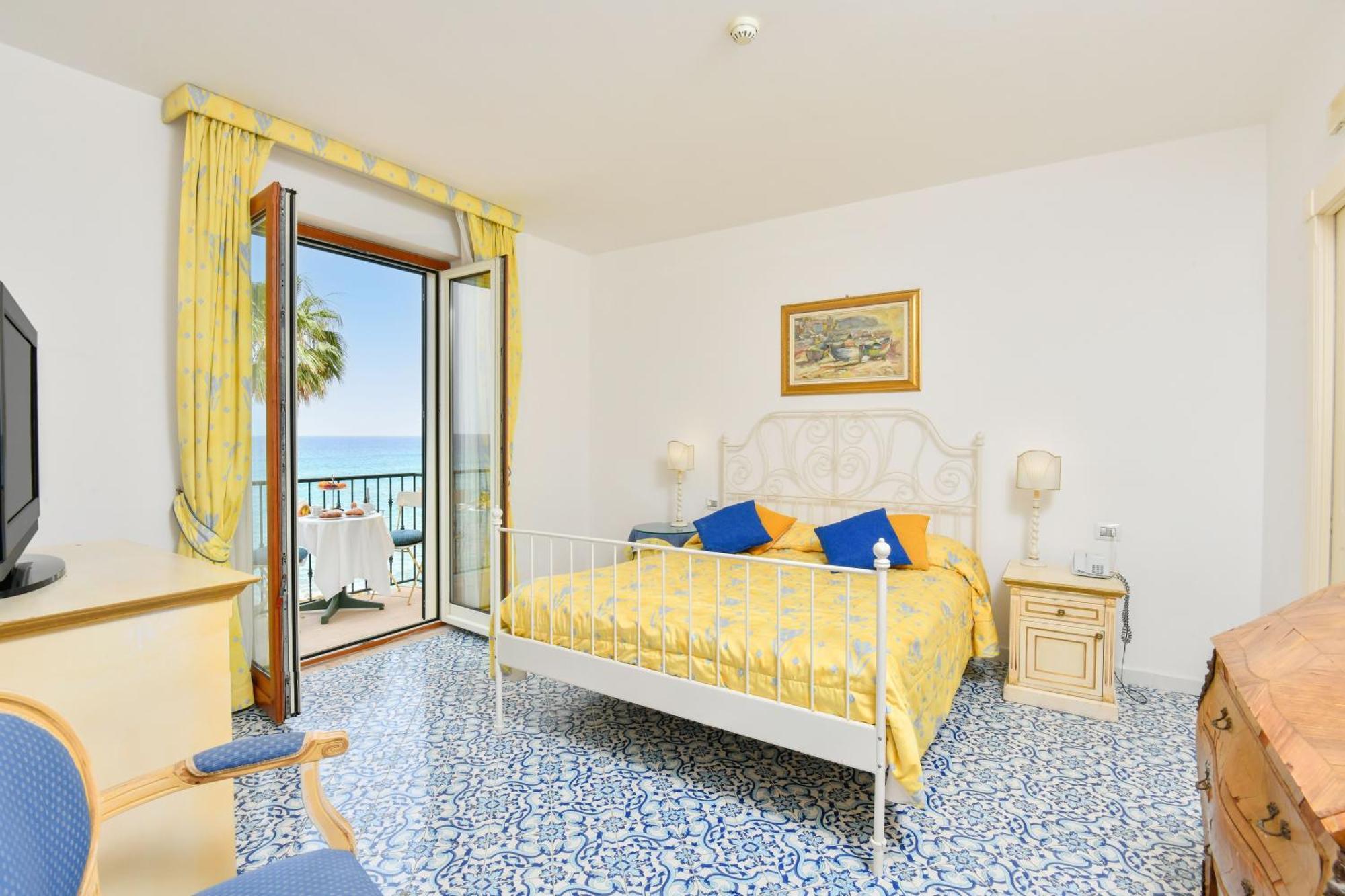 Hotel Villa Sirio Санта Мария ди Кастелабате Екстериор снимка