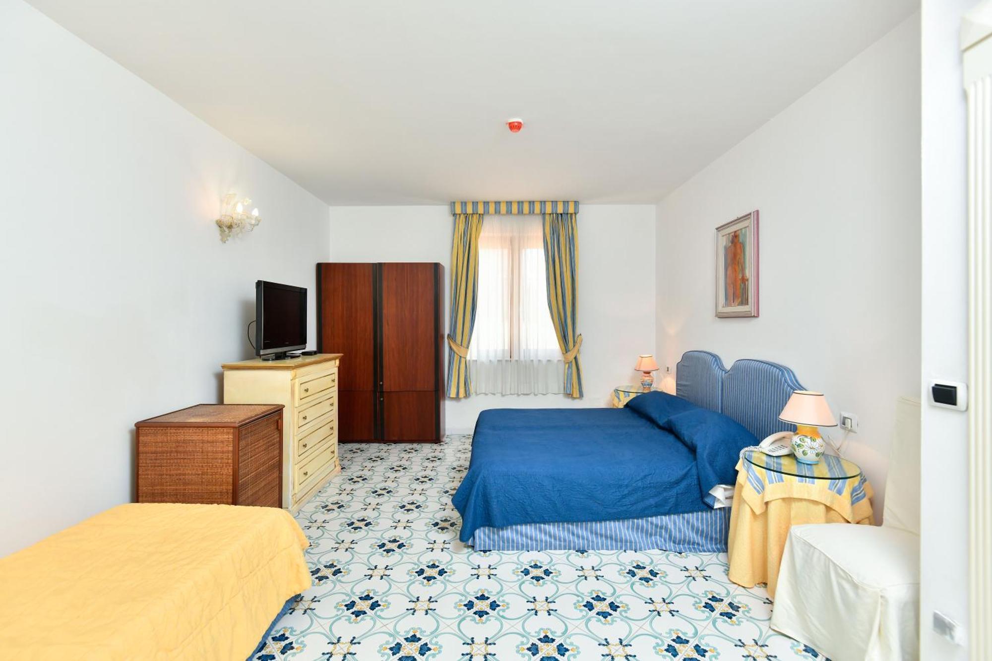 Hotel Villa Sirio Санта Мария ди Кастелабате Екстериор снимка