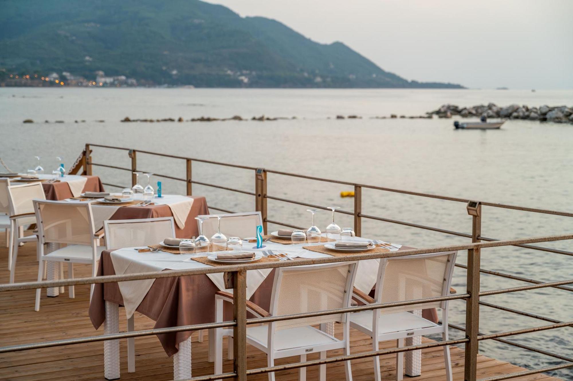 Hotel Villa Sirio Санта Мария ди Кастелабате Екстериор снимка